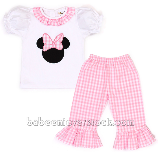 Kinds and characteristics of Disney smocked clothing for your little princess to be more beautiful